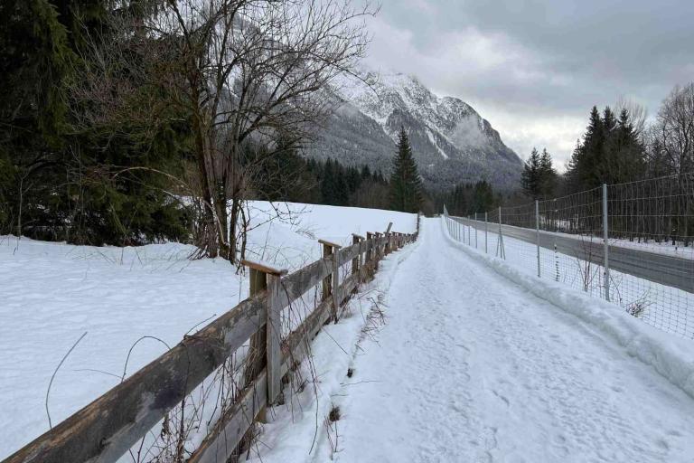 Winterwanderung Mittenwald Isarhorn Bundesstraße